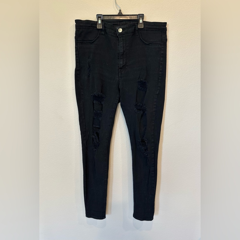 Divided black distressed jeans